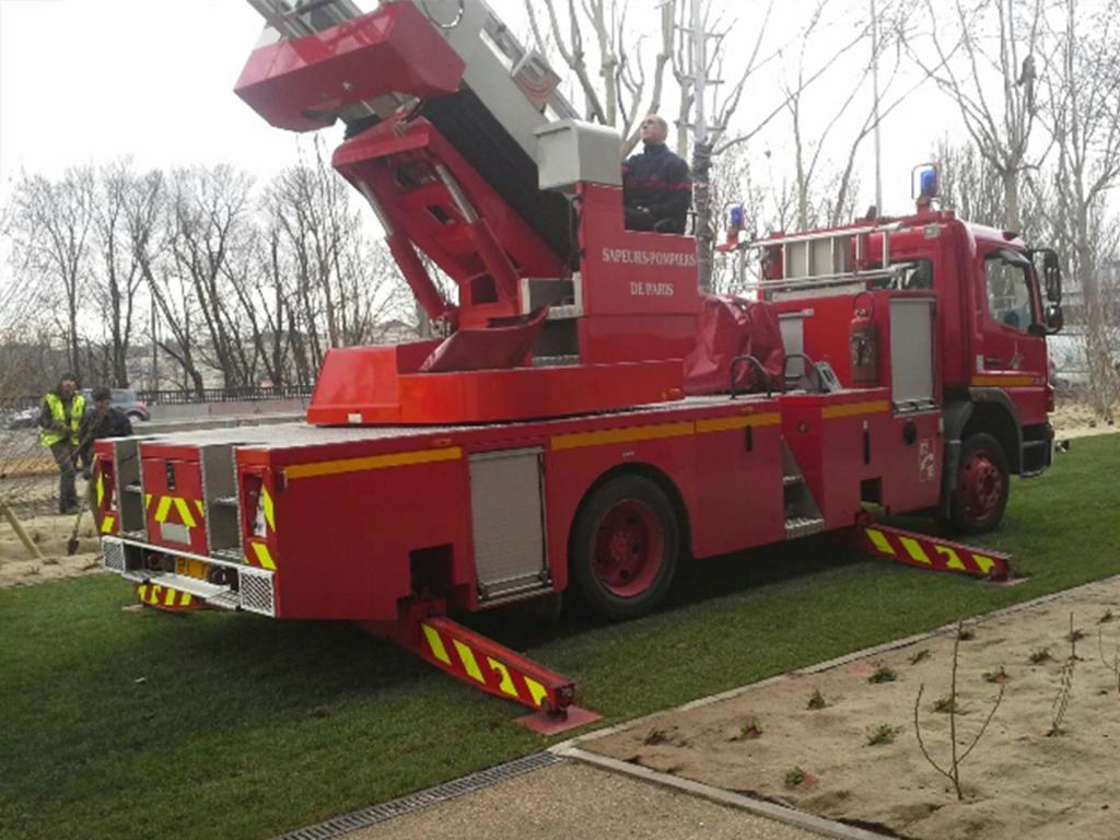 Revêtement perméable carrossable pour une voie pompier