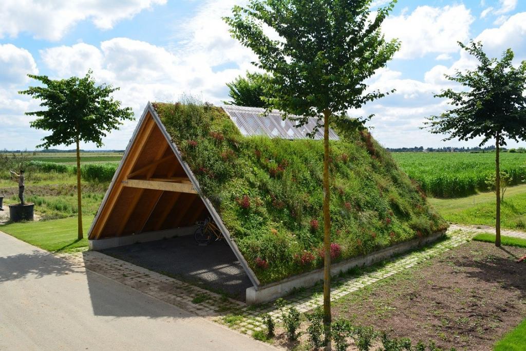 Toiture végétalisée en forte pente réalisation inspiration Ecovegetal