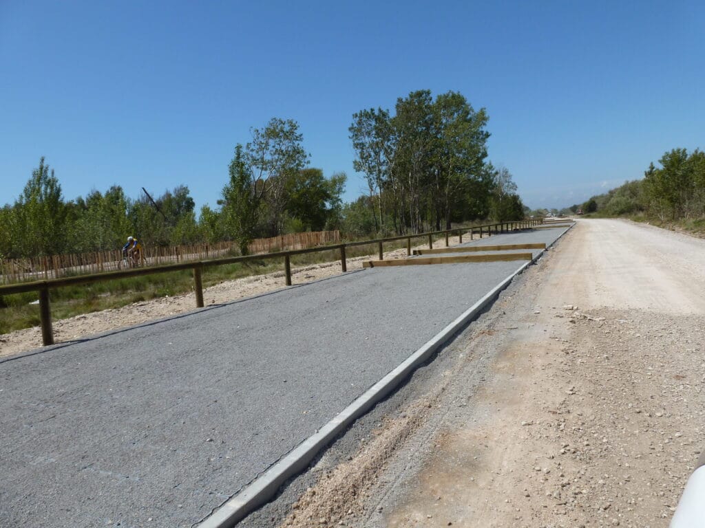 Parking du cordon dunaire de Carnon en gravillons - photo en 2012